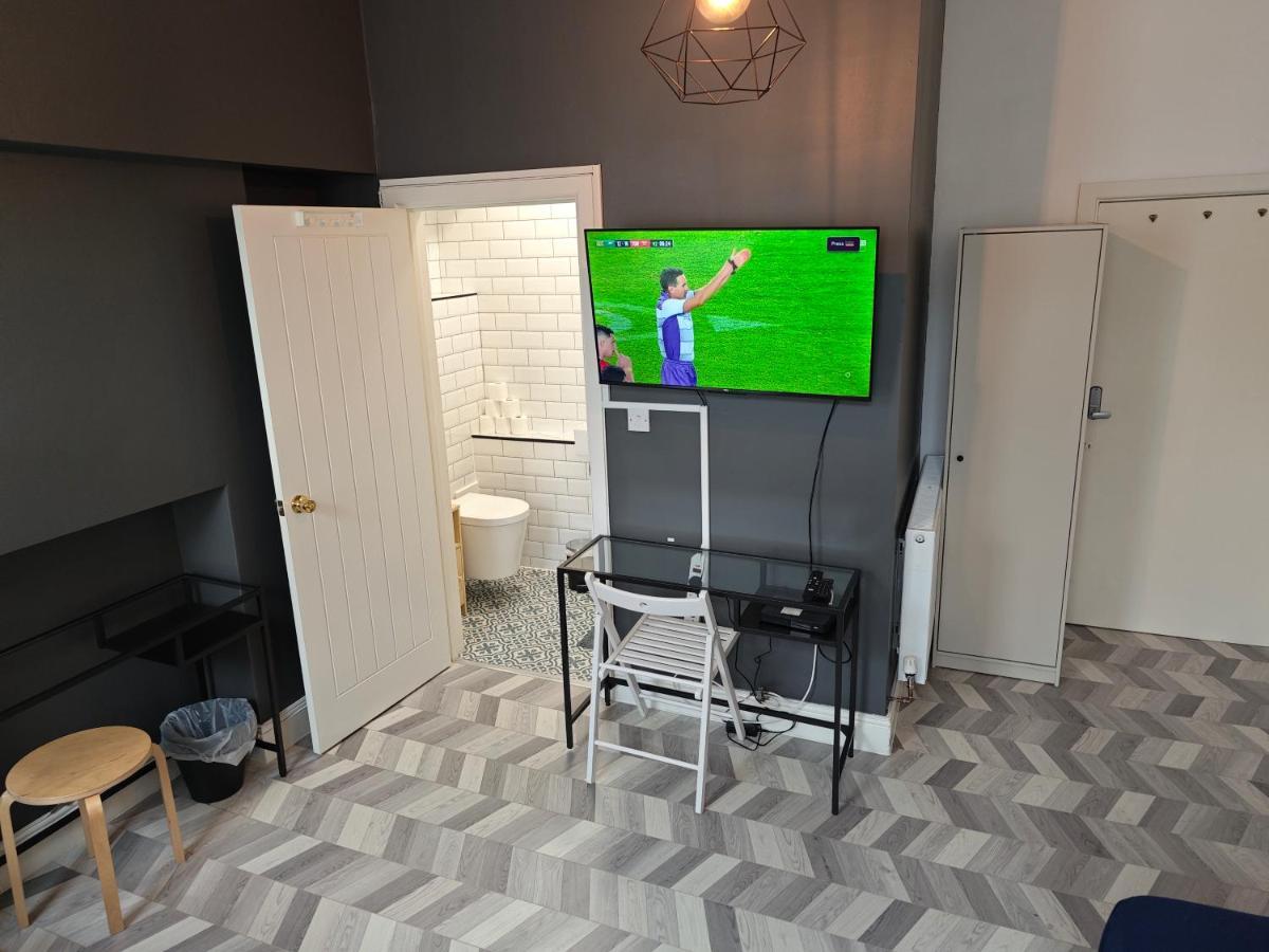 2 Bedroom 2 Bathroom Apartment In Old St - Shoreditch - Zone 1 Londen Buitenkant foto