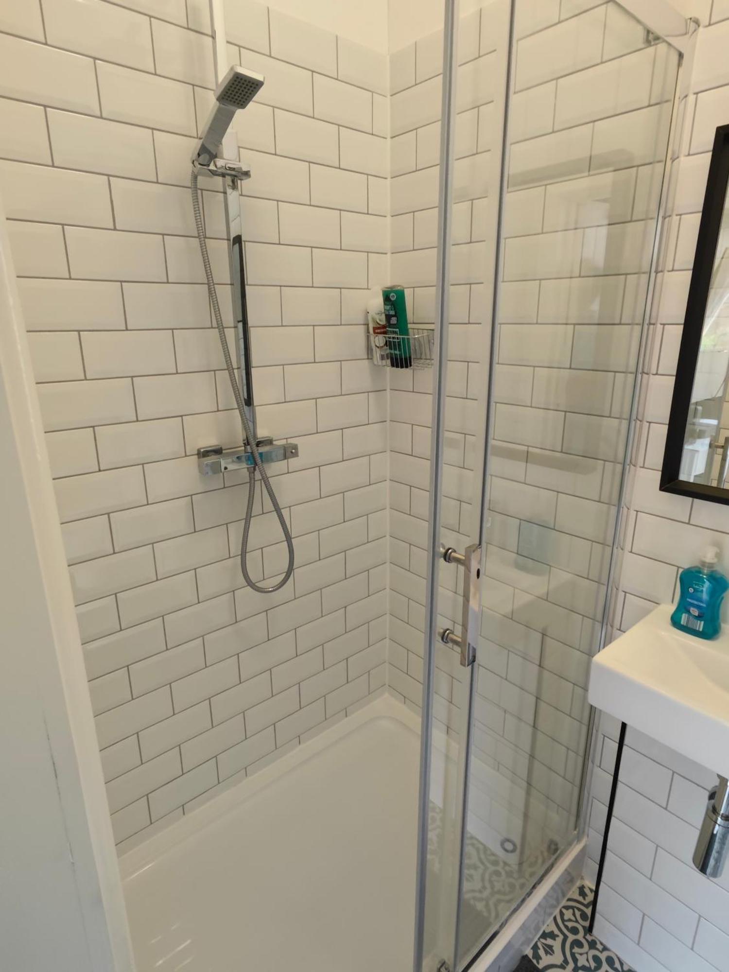 2 Bedroom 2 Bathroom Apartment In Old St - Shoreditch - Zone 1 Londen Buitenkant foto