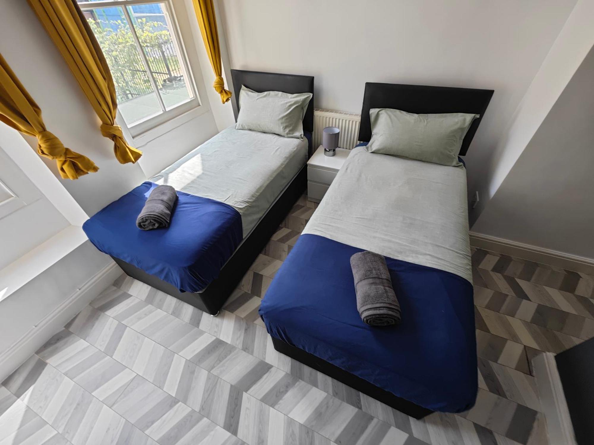 2 Bedroom 2 Bathroom Apartment In Old St - Shoreditch - Zone 1 Londen Buitenkant foto