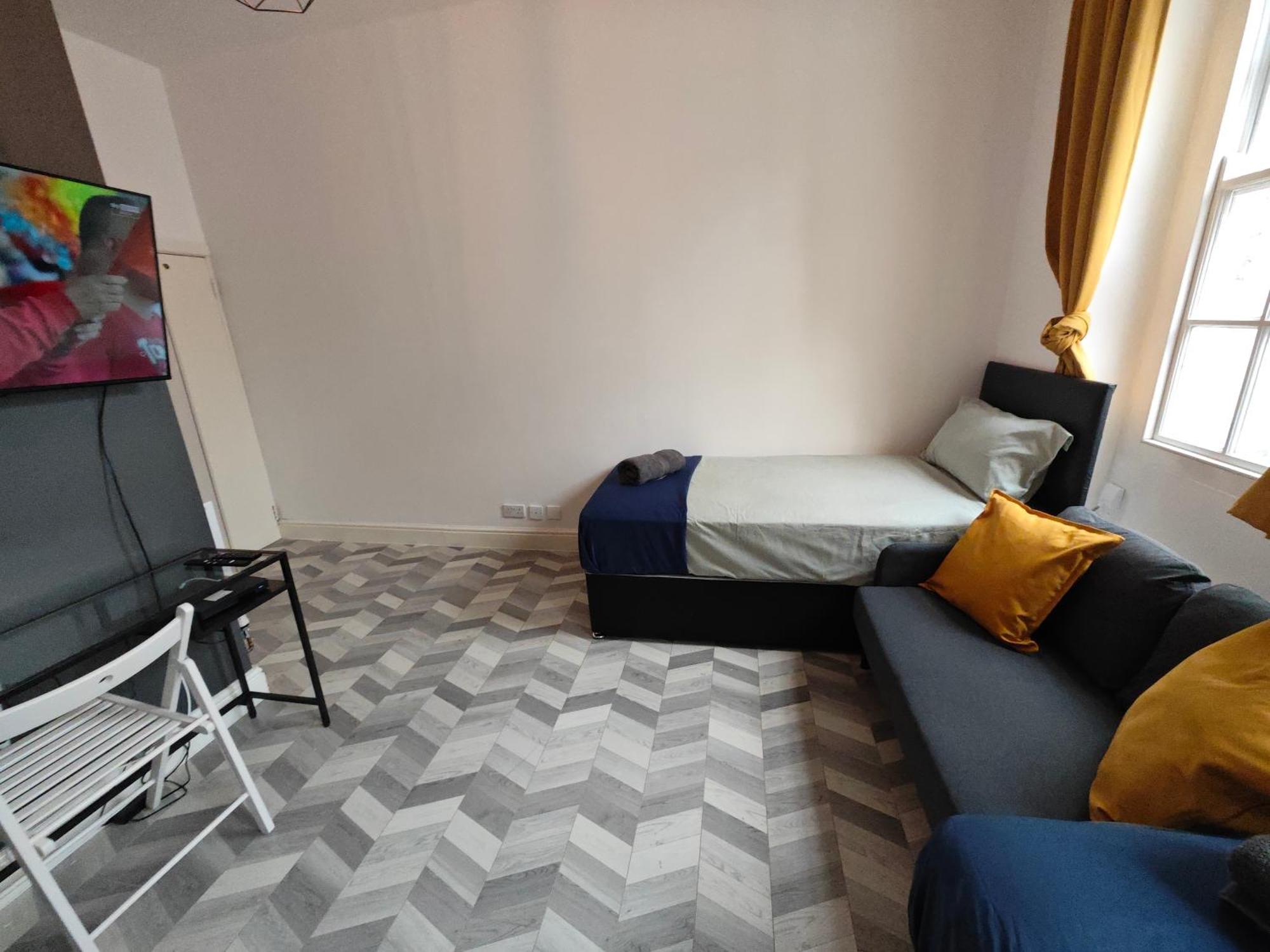 2 Bedroom 2 Bathroom Apartment In Old St - Shoreditch - Zone 1 Londen Buitenkant foto