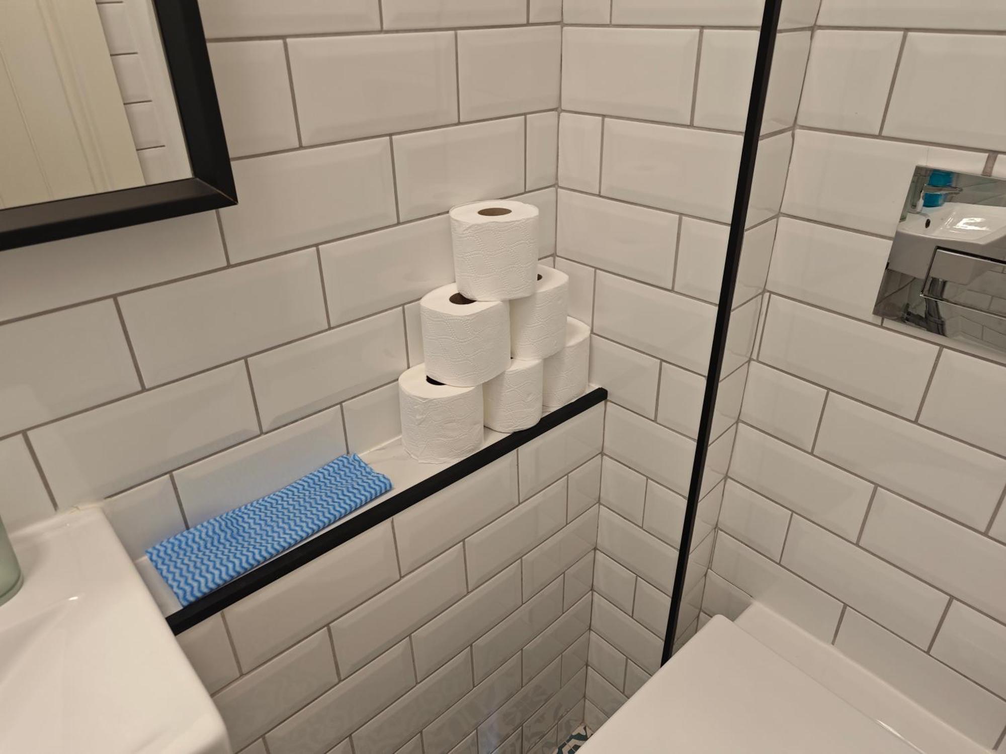 2 Bedroom 2 Bathroom Apartment In Old St - Shoreditch - Zone 1 Londen Buitenkant foto