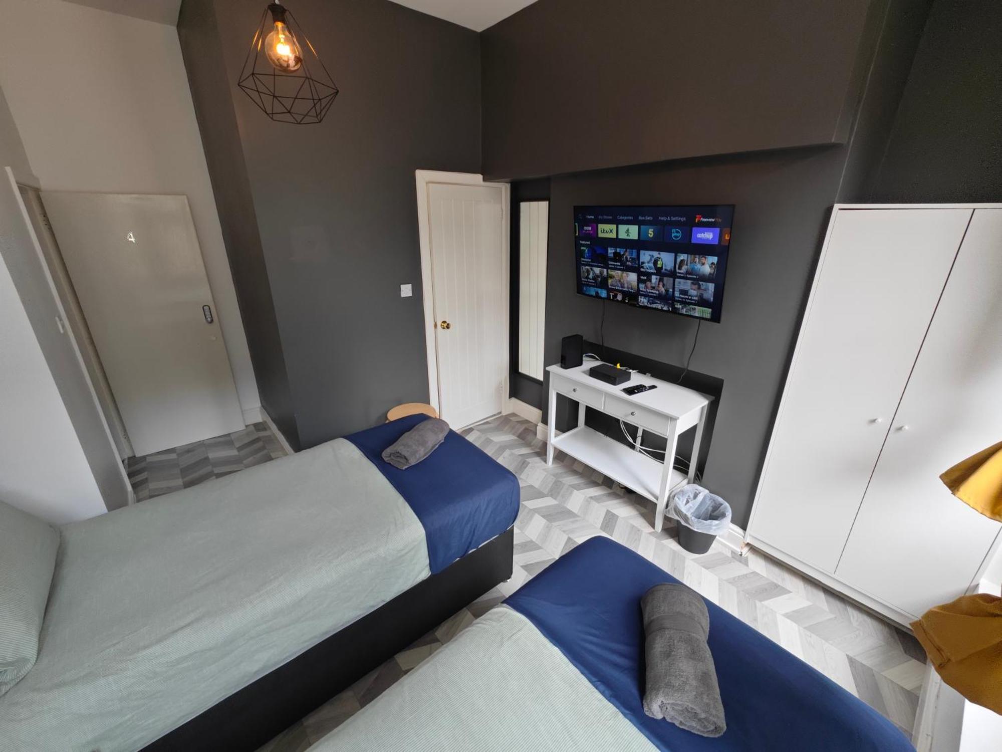 2 Bedroom 2 Bathroom Apartment In Old St - Shoreditch - Zone 1 Londen Buitenkant foto