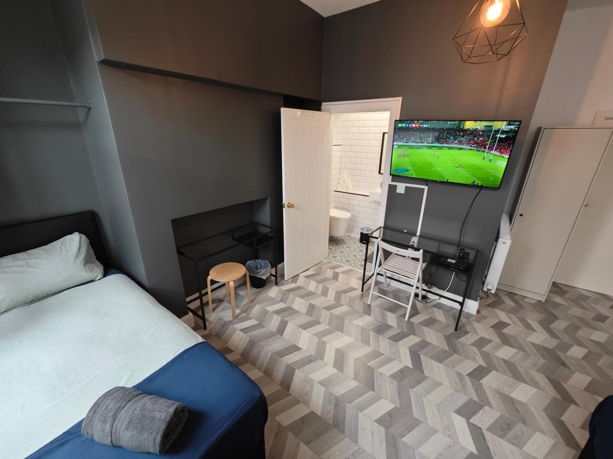 2 Bedroom 2 Bathroom Apartment In Old St - Shoreditch - Zone 1 Londen Buitenkant foto