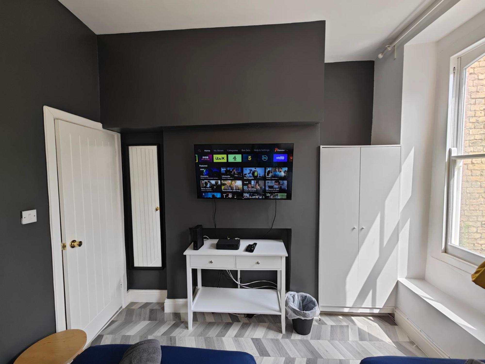 2 Bedroom 2 Bathroom Apartment In Old St - Shoreditch - Zone 1 Londen Buitenkant foto