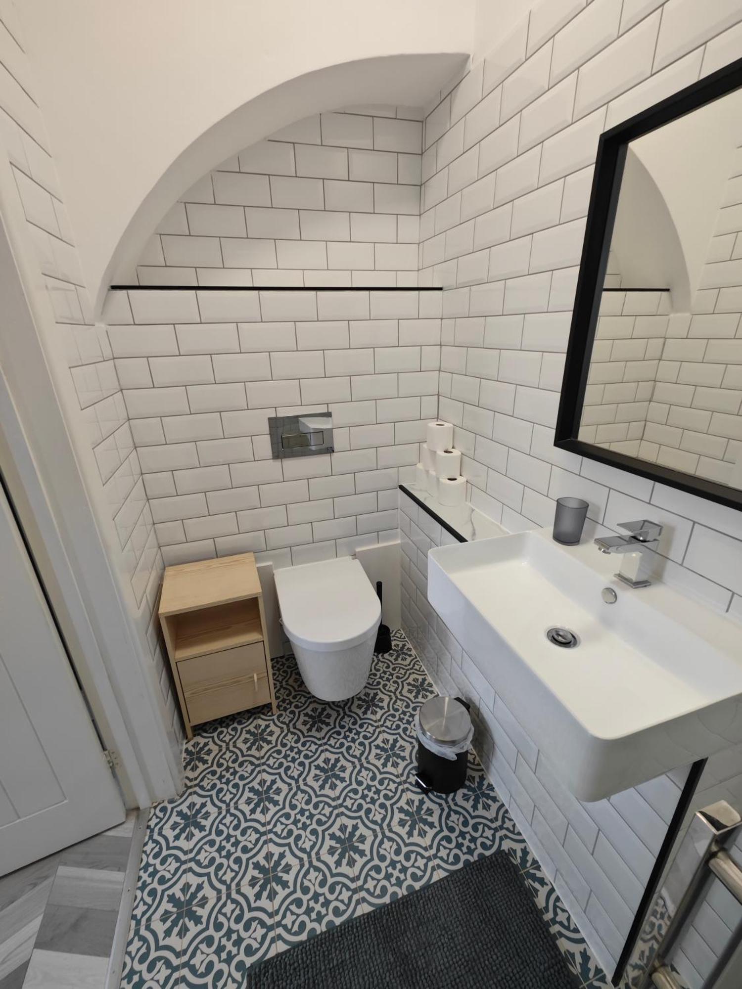 2 Bedroom 2 Bathroom Apartment In Old St - Shoreditch - Zone 1 Londen Buitenkant foto