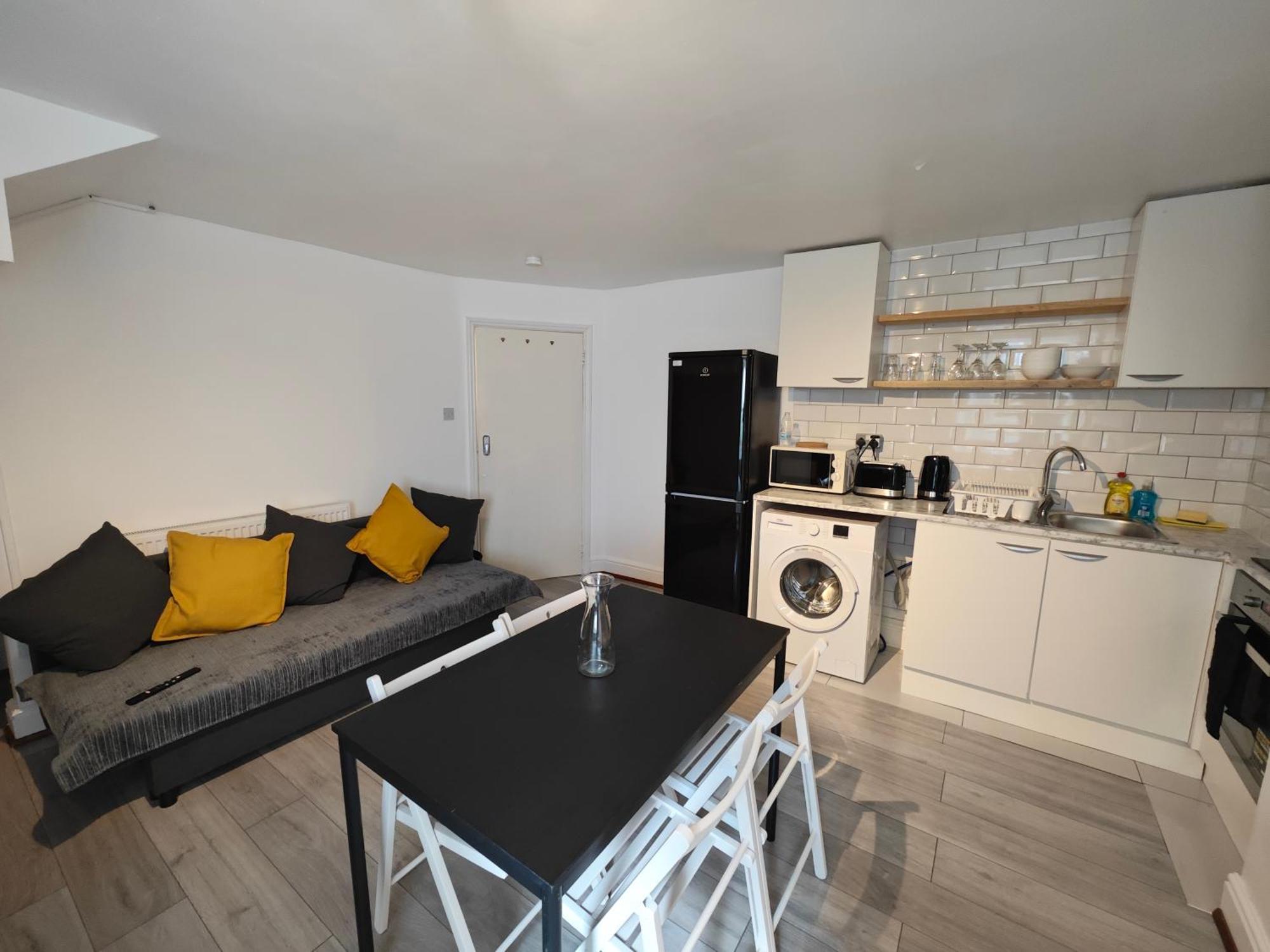 2 Bedroom 2 Bathroom Apartment In Old St - Shoreditch - Zone 1 Londen Buitenkant foto