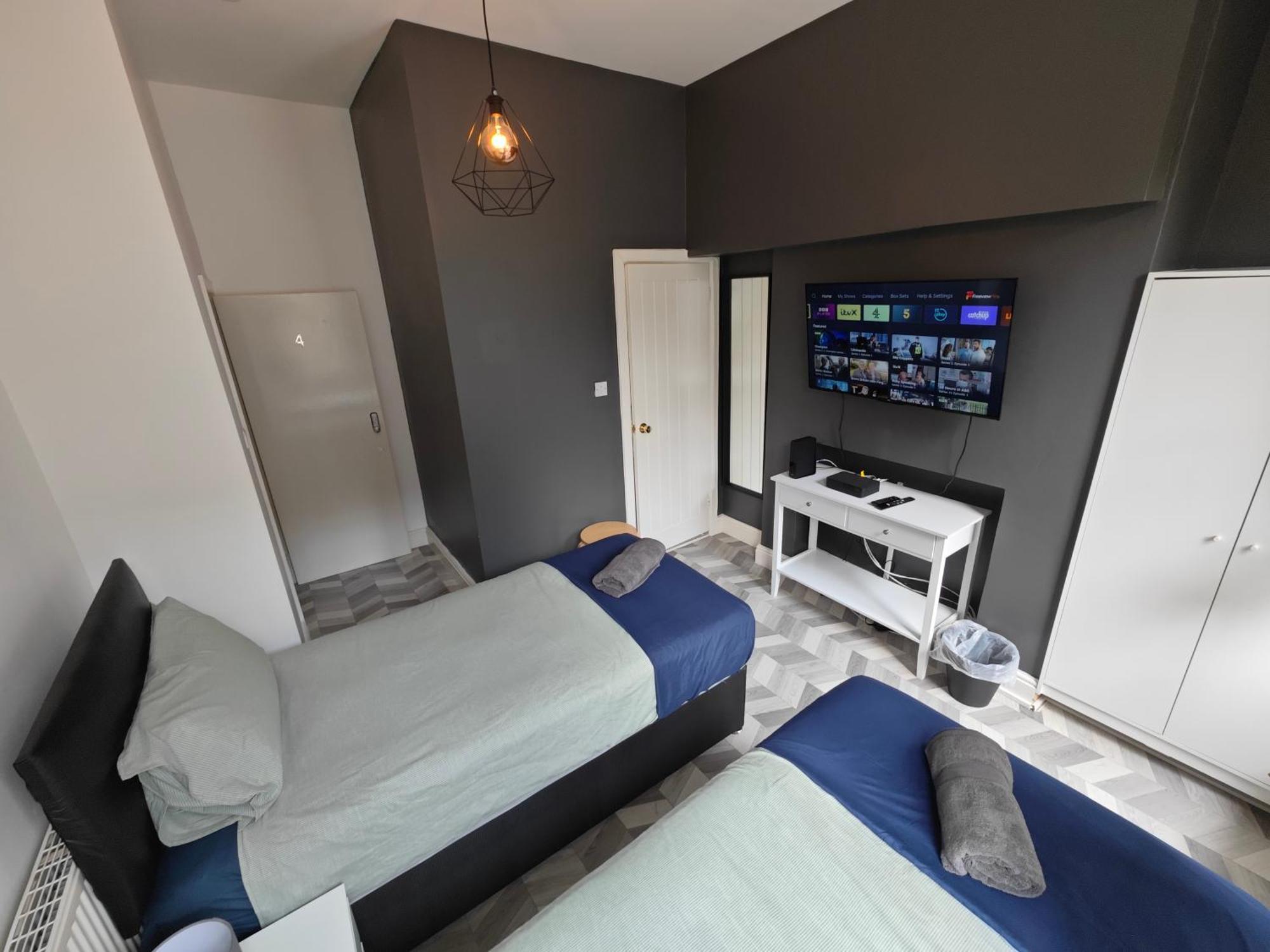 2 Bedroom 2 Bathroom Apartment In Old St - Shoreditch - Zone 1 Londen Buitenkant foto