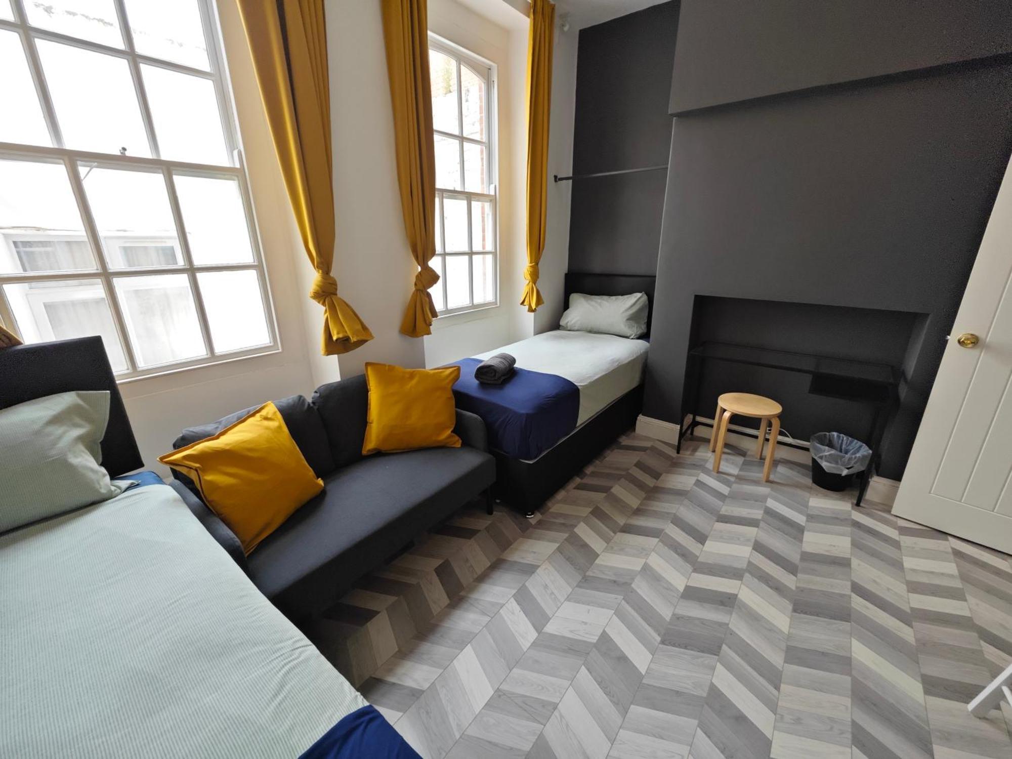 2 Bedroom 2 Bathroom Apartment In Old St - Shoreditch - Zone 1 Londen Buitenkant foto