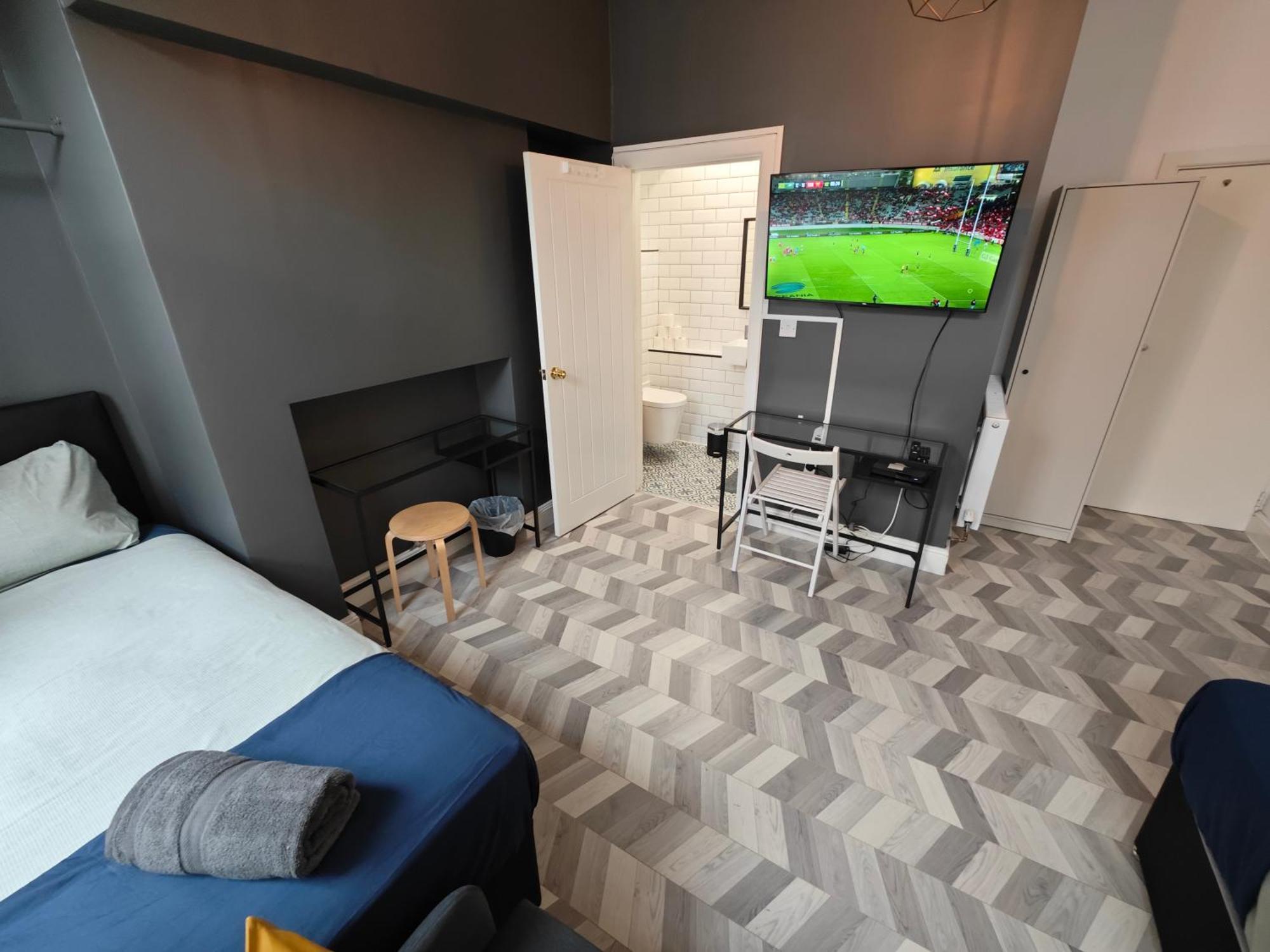 2 Bedroom 2 Bathroom Apartment In Old St - Shoreditch - Zone 1 Londen Buitenkant foto