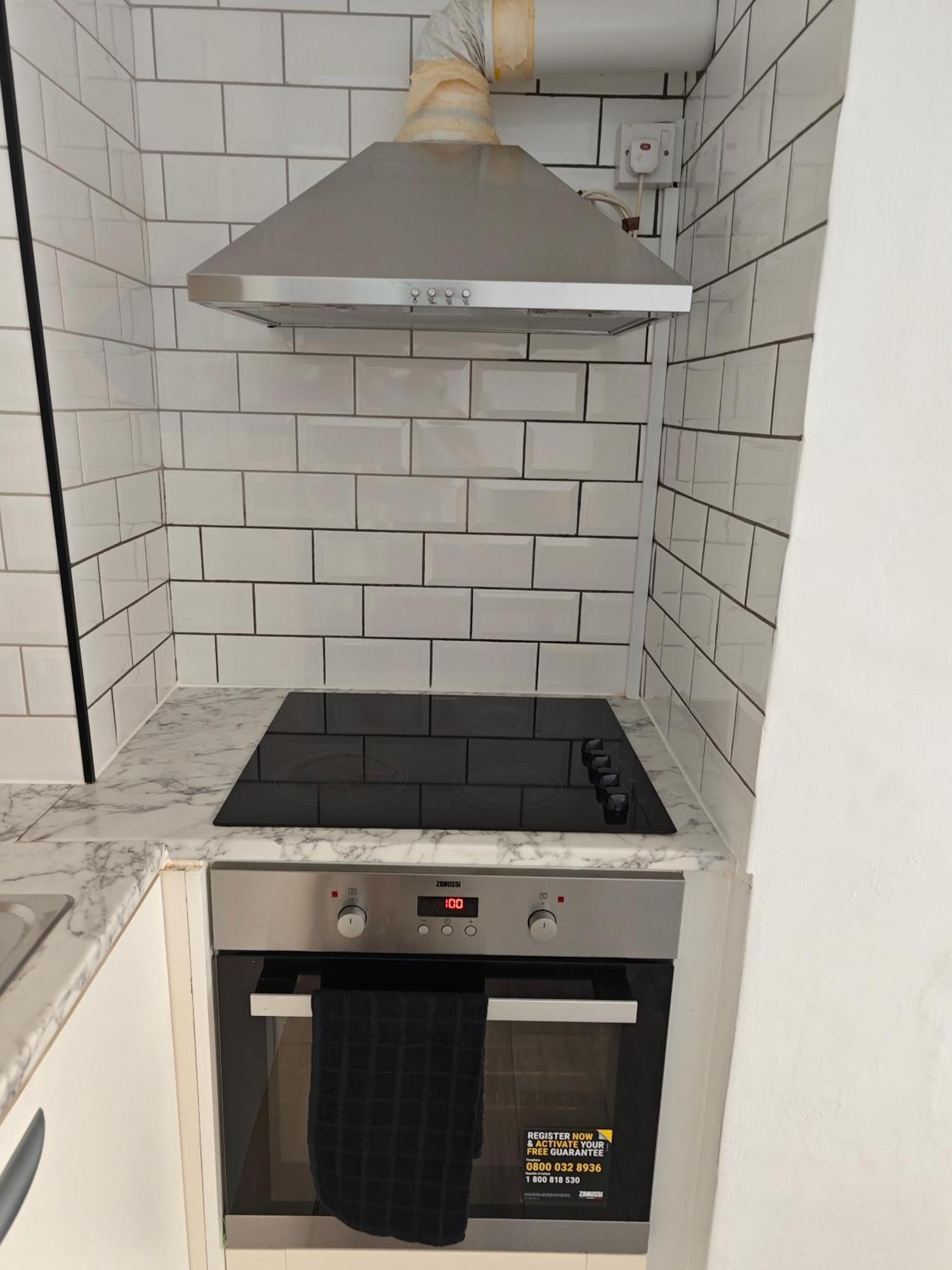 2 Bedroom 2 Bathroom Apartment In Old St - Shoreditch - Zone 1 Londen Buitenkant foto