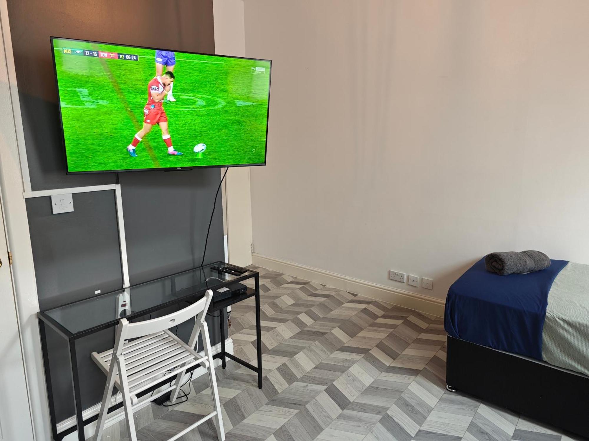 2 Bedroom 2 Bathroom Apartment In Old St - Shoreditch - Zone 1 Londen Buitenkant foto