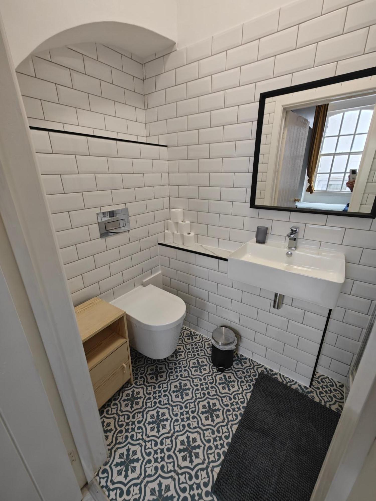 2 Bedroom 2 Bathroom Apartment In Old St - Shoreditch - Zone 1 Londen Buitenkant foto